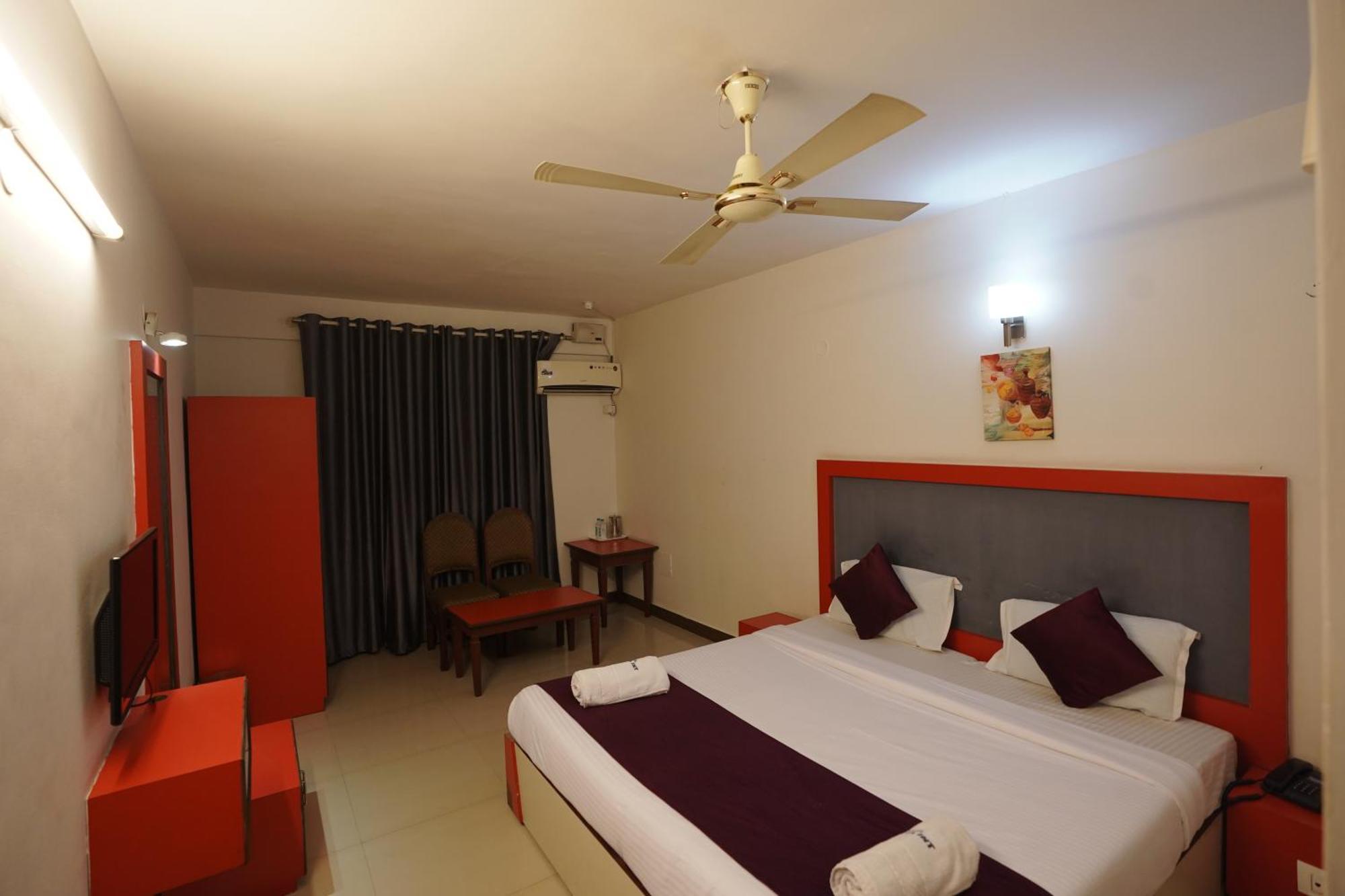 Luciya International Mysore Bagian luar foto